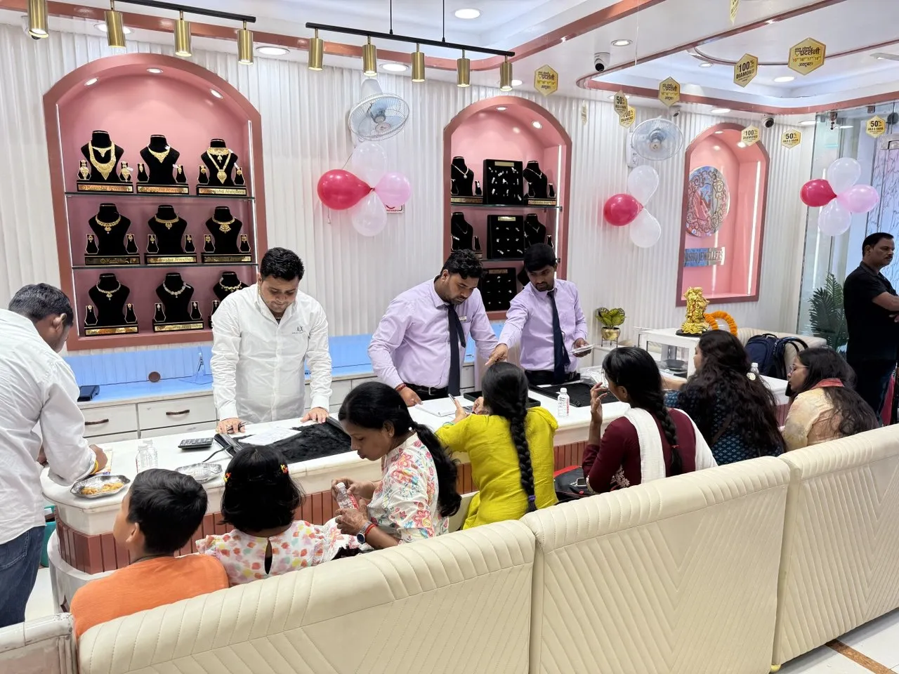 KANISHQ JEWELLERS